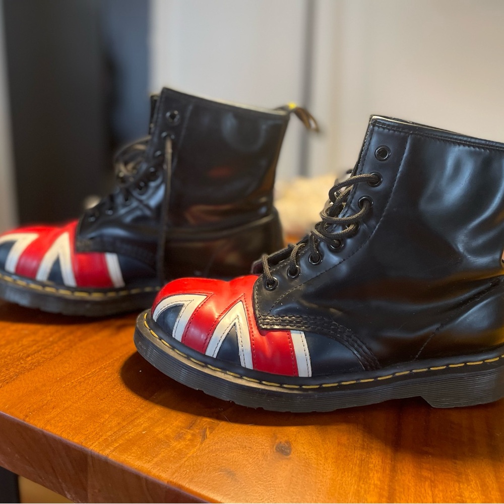 Dr. Martens 1460 Union Jack British Flag Leather Combat Boots Men’s 7, Women’s - Picture 8 of 12